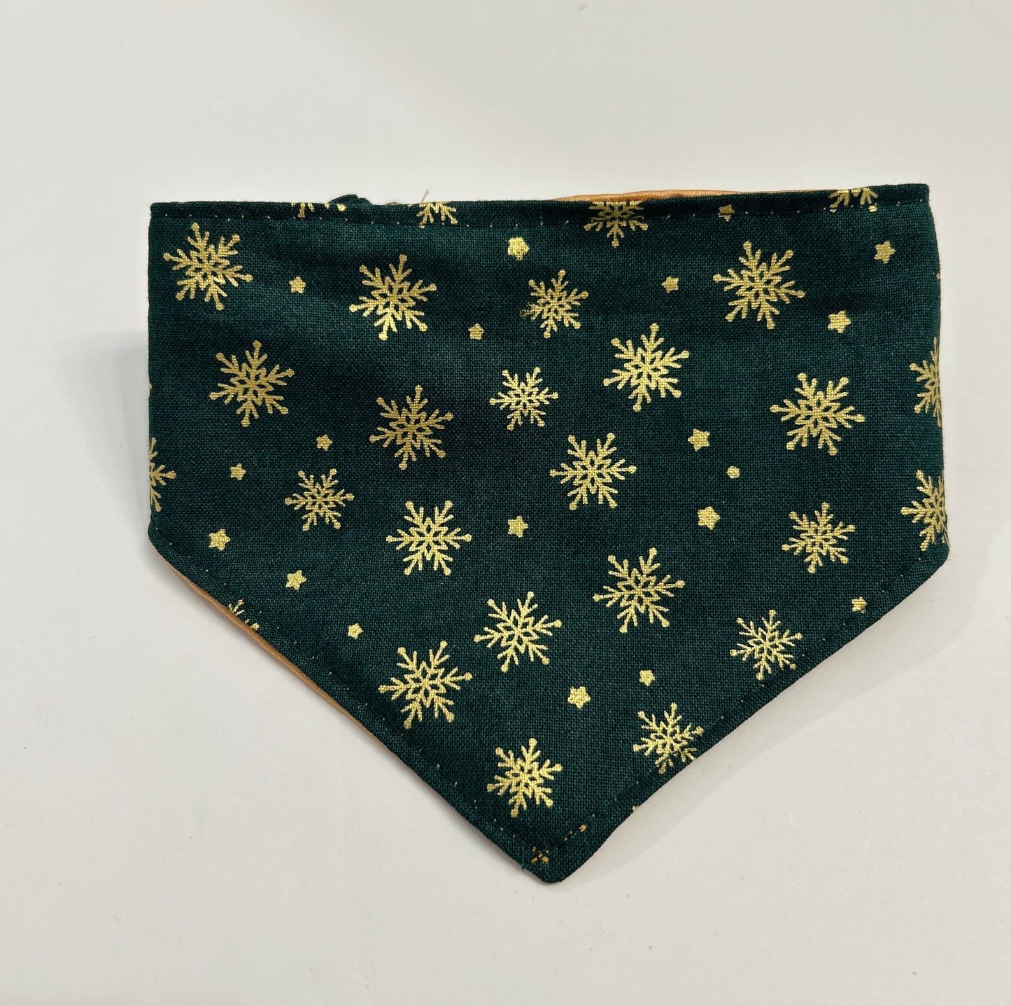 ❄️ Festive Reversible Scrunchie Dog Bandana - Emerald & Gold Snowflake