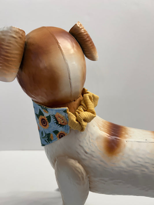 Reversible Scrunchie Style Dog Bandana: Sunflower Field / Pale Yellow