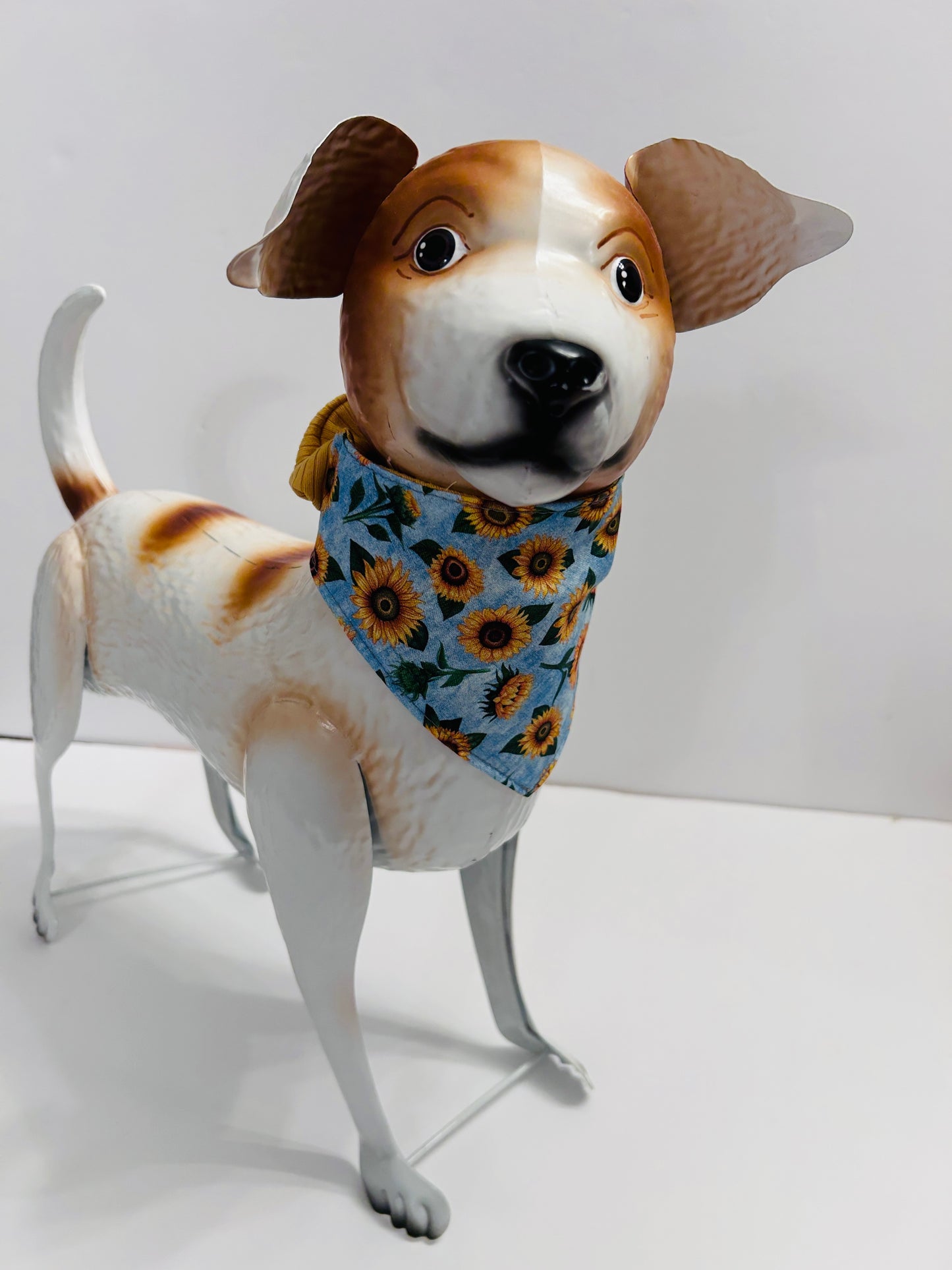 Reversible Scrunchie Style Dog Bandana: Sunflower Field / Pale Yellow