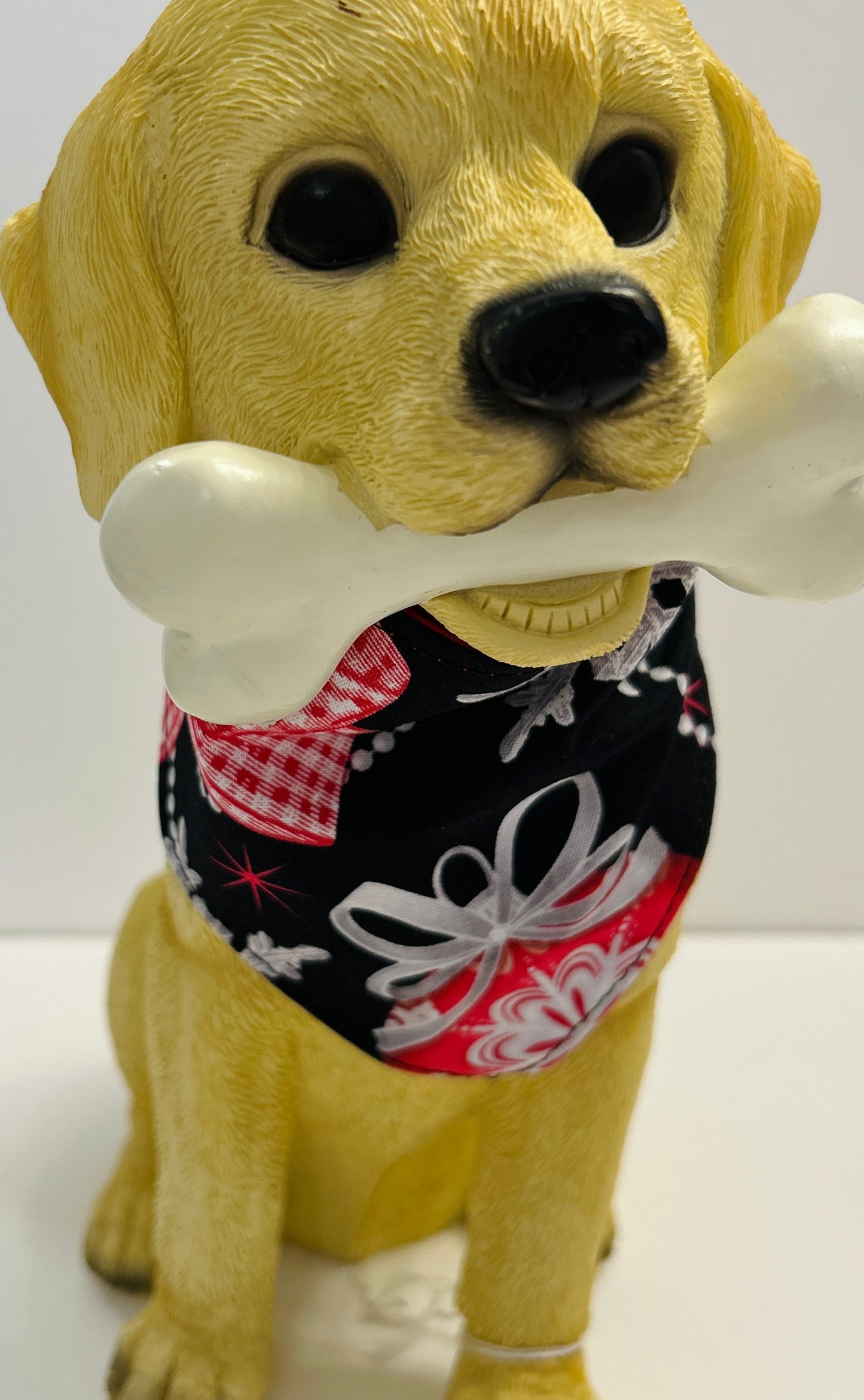 🎄 Dazzling Reversible Scrunchie Dog Bandana - Holiday Ornaments & Solid Red