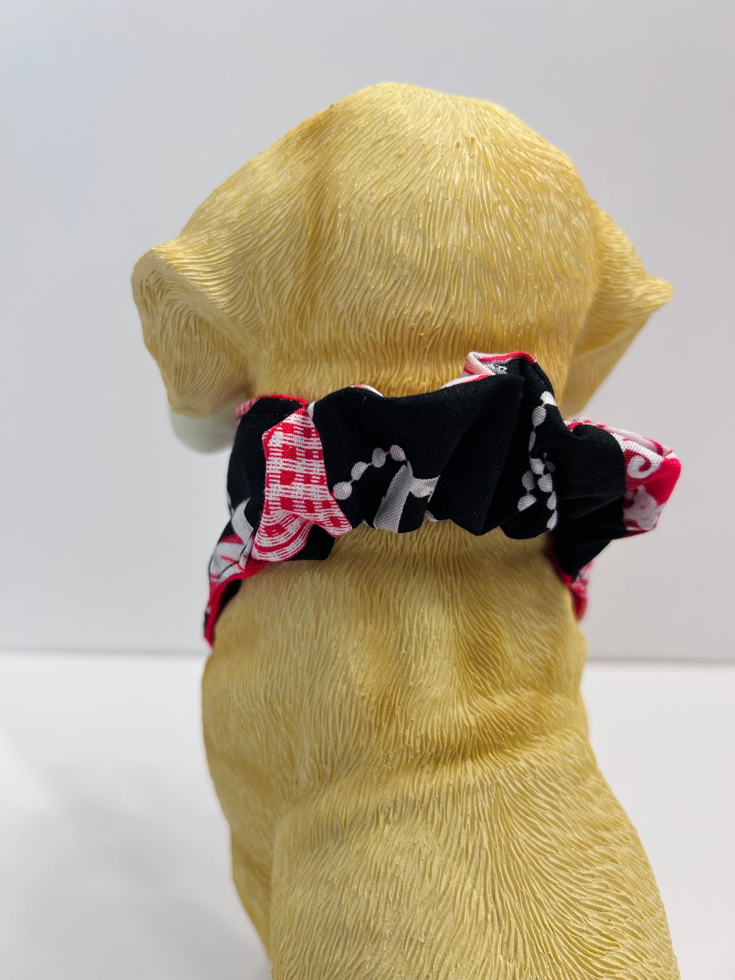 🎄 Dazzling Reversible Scrunchie Dog Bandana - Holiday Ornaments & Solid Red